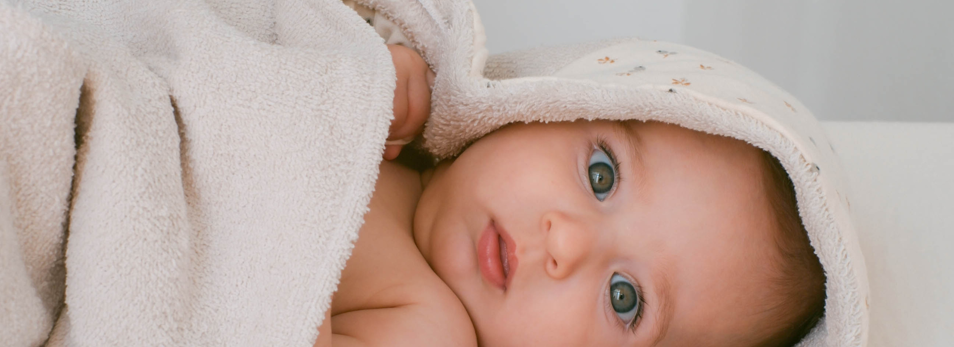 Cómo bañar al recién nacido: Consejos prácticos.